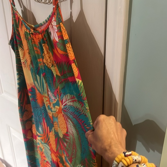 Beautiful jumper, size large, no tags, adjustable straps. Pockets - Picture 3 of 6